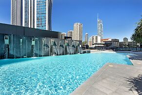 Circle on Cavill - Wow Stay