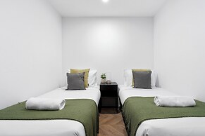 Circle on Cavill - Wow Stay