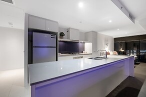 Circle on Cavill - Wow Stay