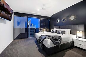 Circle on Cavill - Wow Stay