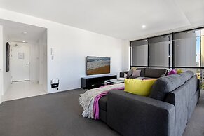 Circle on Cavill - Wow Stay