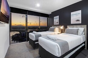 Circle on Cavill - Wow Stay