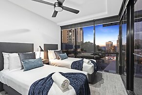 Circle on Cavill - Wow Stay