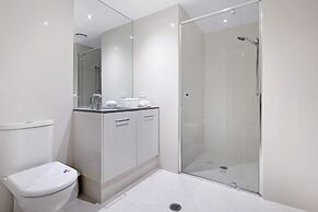 Circle on Cavill - Wow Stay