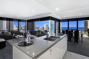 Circle on Cavill - Wow Stay