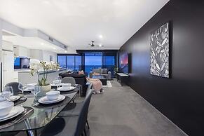 Circle on Cavill - Wow Stay