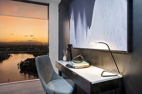 Circle on Cavill - Wow Stay