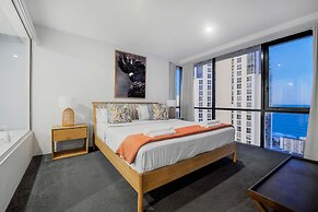 Circle on Cavill - Wow Stay