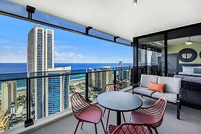 Circle on Cavill - Wow Stay