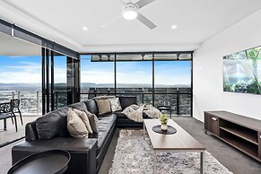 Circle on Cavill - Wow Stay