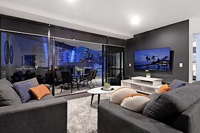 Circle on Cavill - Wow Stay