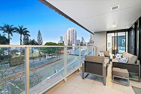 Circle on Cavill - Wow Stay