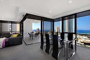 Circle on Cavill - Wow Stay