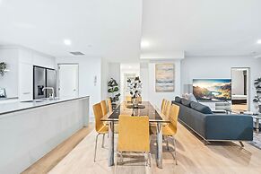 Circle on Cavill - Wow Stay