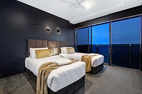 Circle on Cavill - Wow Stay