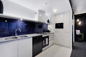 Circle on Cavill - Wow Stay