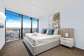 Circle on Cavill - Wow Stay