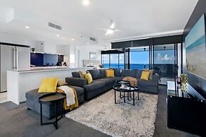 Circle on Cavill - Wow Stay