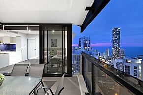 Circle on Cavill - Wow Stay