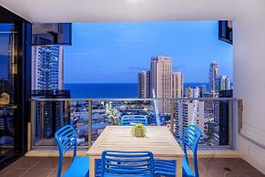 Circle on Cavill - Wow Stay