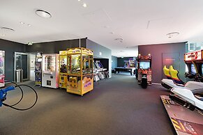 Circle on Cavill - Wow Stay