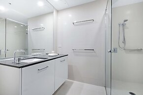 Circle on Cavill - Wow Stay