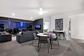 Circle on Cavill - Wow Stay