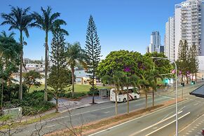 Circle on Cavill - Wow Stay