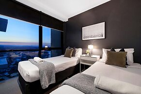 Circle on Cavill - Wow Stay