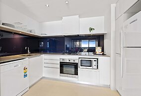 Circle on Cavill - Wow Stay