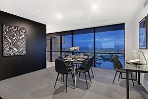 Circle on Cavill - Wow Stay