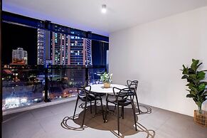 Circle on Cavill - Wow Stay