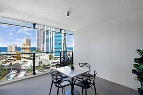 Circle on Cavill - Wow Stay