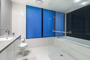 Circle on Cavill - Wow Stay