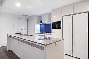 Circle on Cavill - Wow Stay