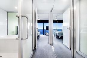 Circle on Cavill - Wow Stay