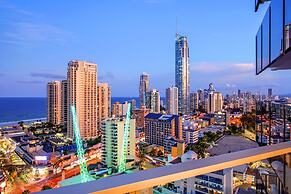 Circle on Cavill - Wow Stay