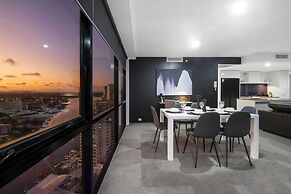 Circle on Cavill - Wow Stay