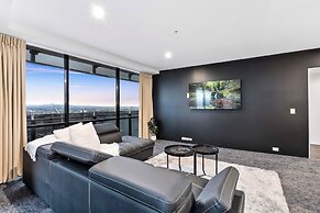 Circle on Cavill - Wow Stay