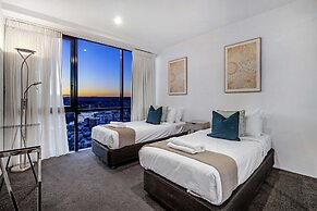 Circle on Cavill - Wow Stay