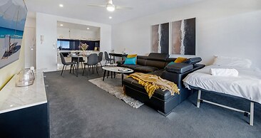 Circle on Cavill - Wow Stay