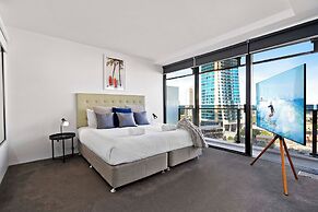 Circle on Cavill - Wow Stay