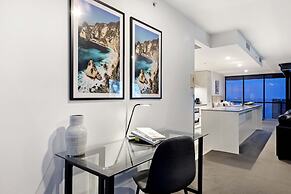 Circle on Cavill - Wow Stay