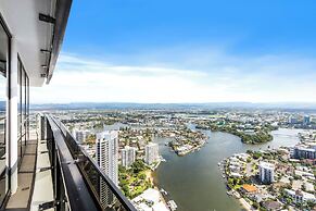 Circle on Cavill - Wow Stay