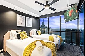 Circle on Cavill - Wow Stay