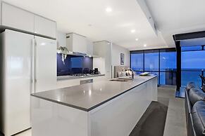 Circle on Cavill - Wow Stay