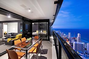 Circle on Cavill - Wow Stay