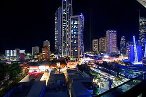 Circle on Cavill - Wow Stay