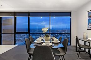 Circle on Cavill - Wow Stay