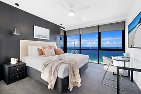 Circle on Cavill - Wow Stay